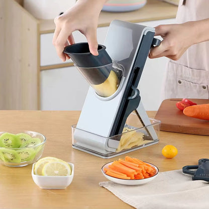 table de cuisine propre avec cuisine mandoline