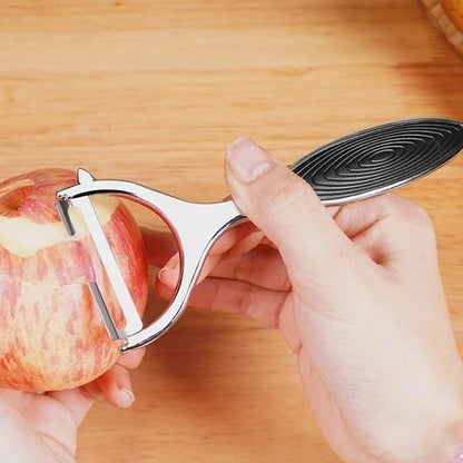 Éplucheur à légumes facilite la decoupe de pomme