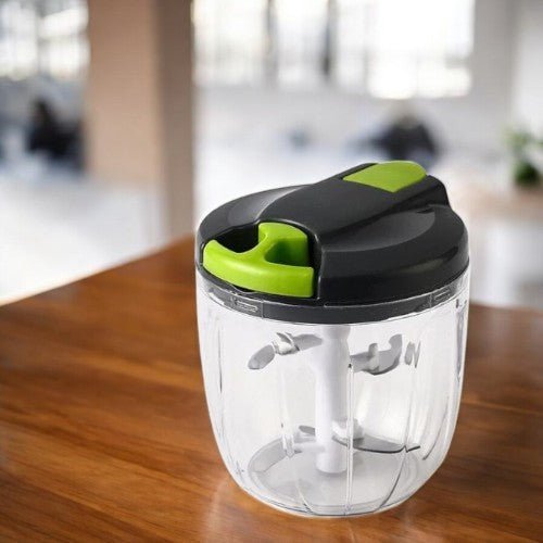 hachoir manuel toujours a portee de main