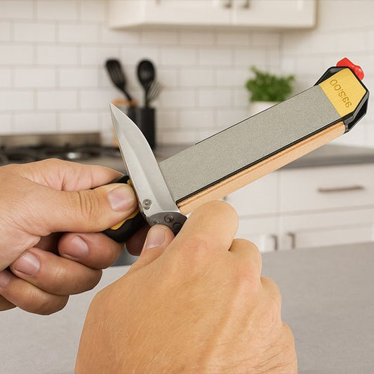 Pierre à aiguiser avec sangles élastiques