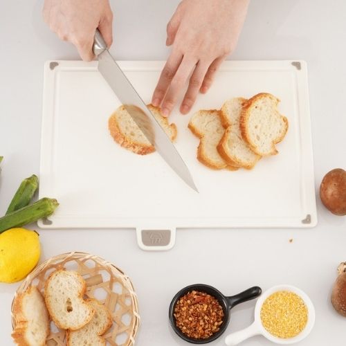 planche a découper blanc spécialement pour pain