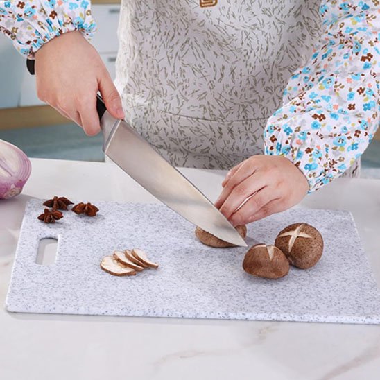 planche à découper s'adapter aux légumes fruits viandes