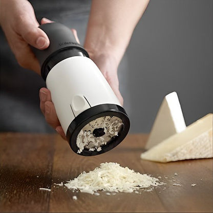 râpe à fromage adaptée à tous types de fromages