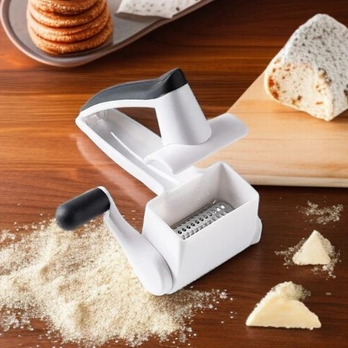 râpe à fromage moulin parmesan fraîchement rapé