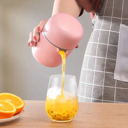 service impeccable système anti goutte de presse fruits